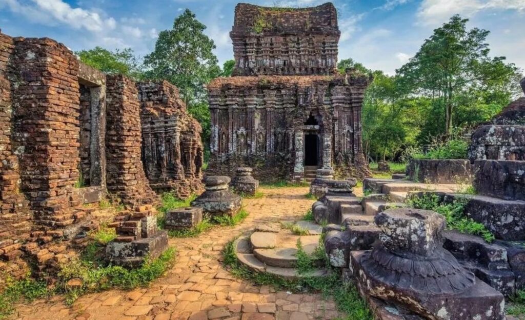 Tour khám phá lịch sử ở Việt Nam vào top hấp dẫn nhất châu Á