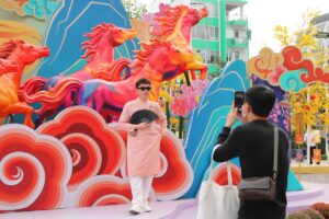 Trung tâm thương mại TP.HCM sớm rực rỡ sắc xuân đón Tết 2026