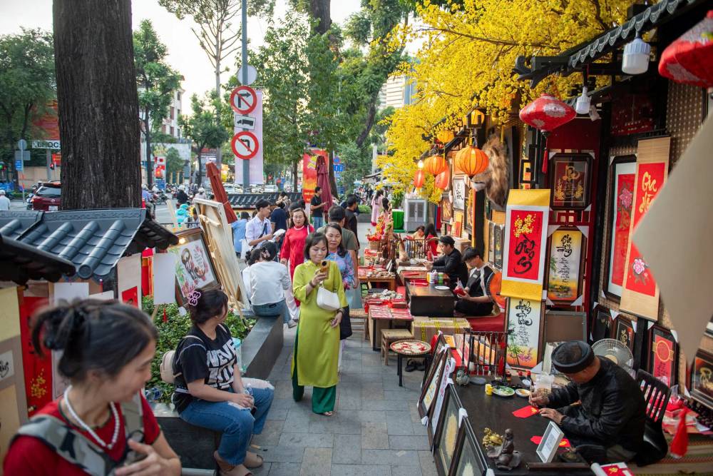 Tết rộn ràng tại TPHCM, loạt điểm đến và lễ hội hút khách du xuân