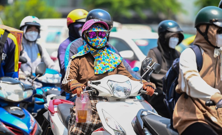 TP.HCM nắng gắt, du khách cần làm gì để chuyến đi thoải mái nhất?