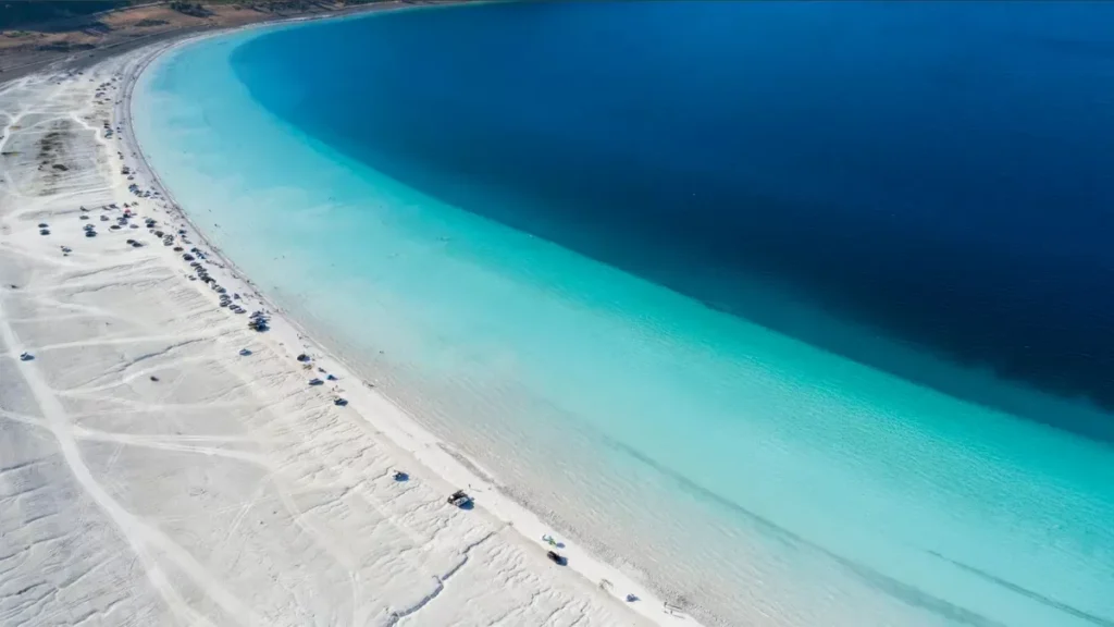 Hồ nước cổ tuyệt đẹp ở Thổ Nhĩ Kỳ được ví như cảnh quan trên sao Hỏa