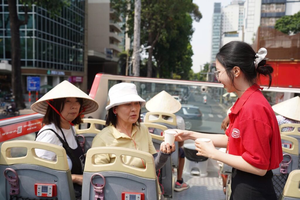 Áp lực nhiên liệu, doanh nghiệp du lịch tìm cách giữ giá tour