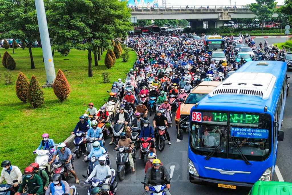 Tăng tốc lộ trình miễn vé xe buýt, kỳ vọng thay đổi thói quen đi lại của người dân