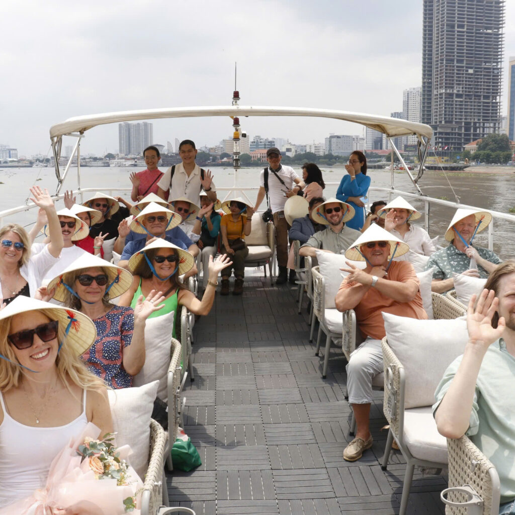 Du lịch Việt Nam: Đón nhiều khách hơn, nhưng thu được gì?