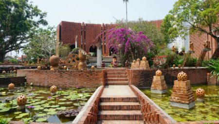 Chạm vào hồn đất ở làng gốm Thanh Hà