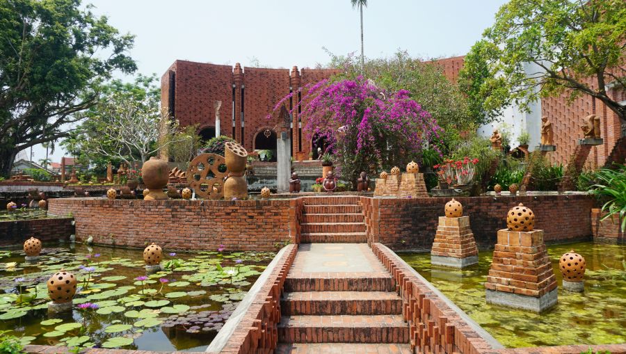 Chạm vào hồn đất ở làng gốm Thanh Hà